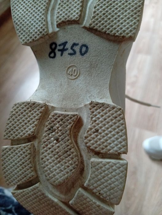 Продам кросовки зимние.