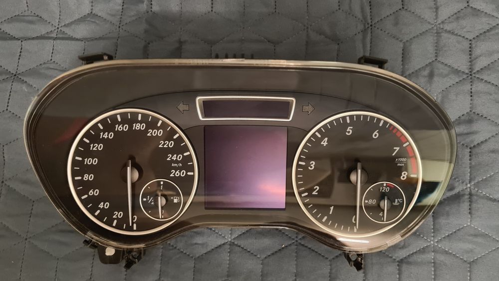 Километраж, табло за Мерцедес B клас w246