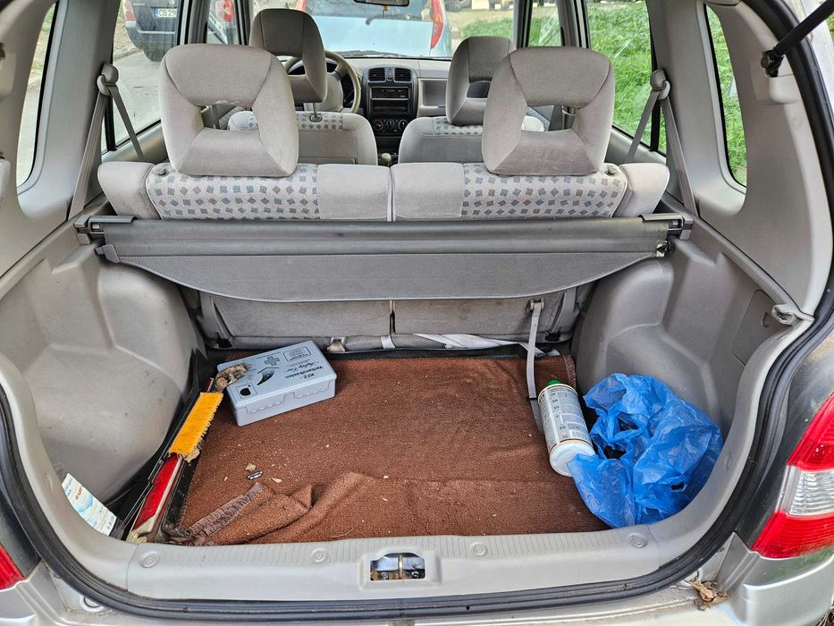 Продавам Mazda Demio