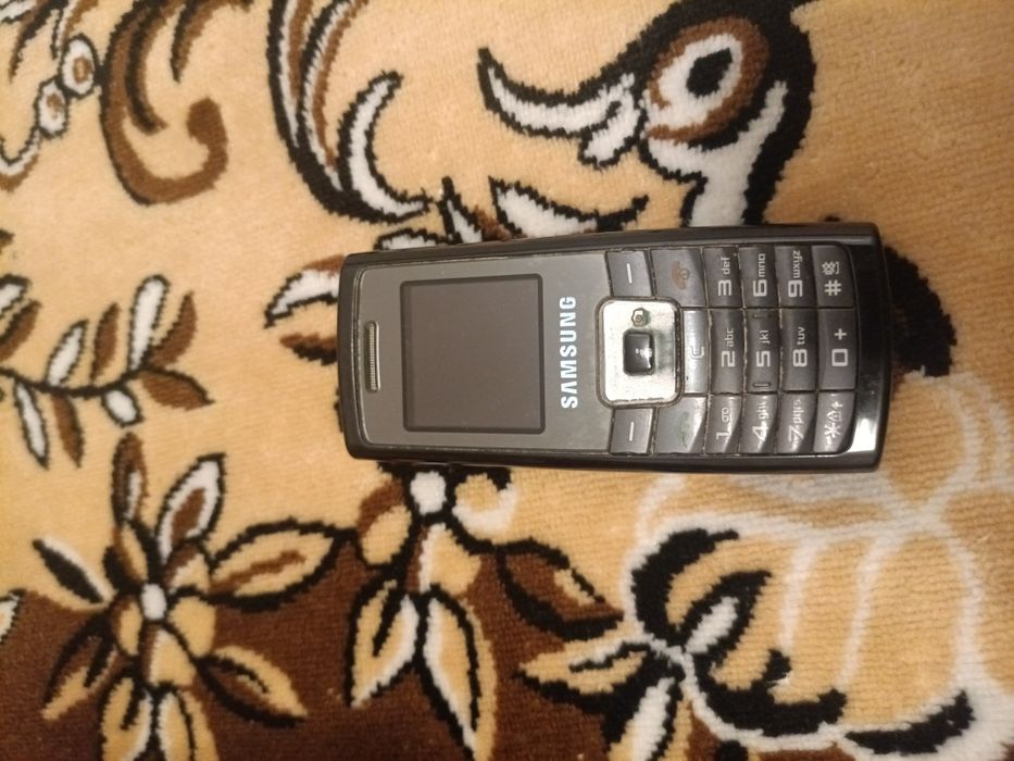 Telefon Samsung cu butoane, de colectie