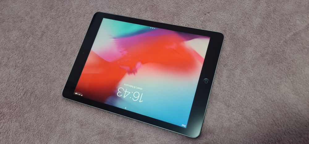 Vand sau schimb cu telefon, iPad Air a1474 32gb, 10/10 funcțional și e