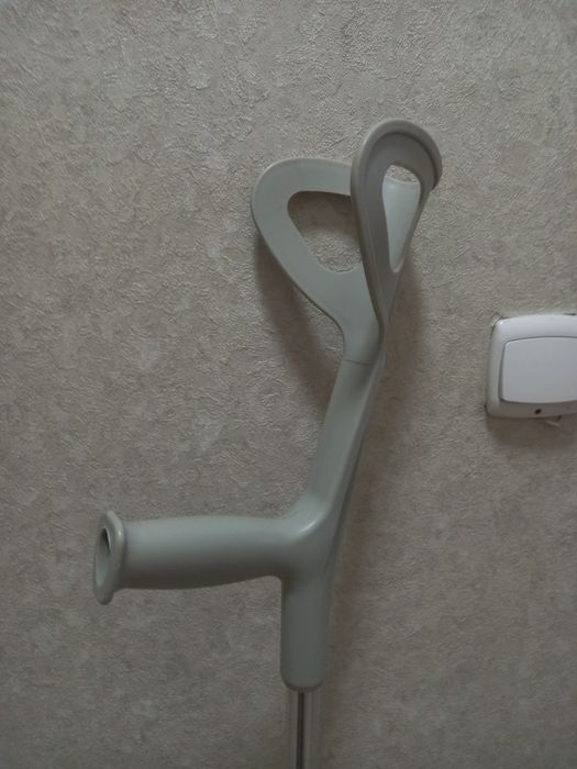 Продам тростик хорощем состояние