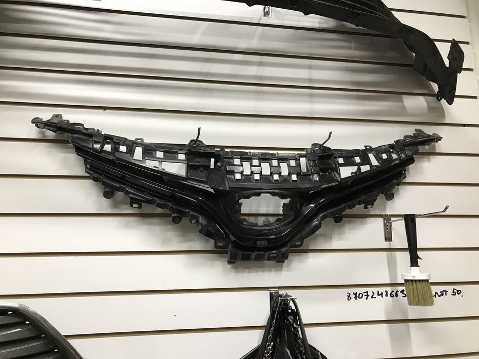 Решетки на Toyota camry 70