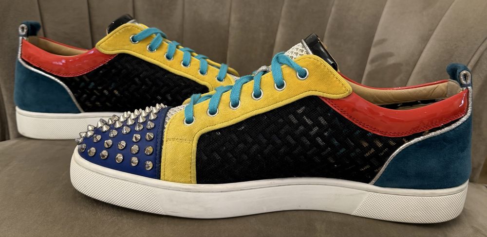 Christian Louboutin Autentic 44