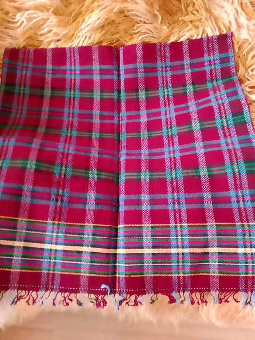 Автентични ръчно тъкани котленски престилки с народни мотиви