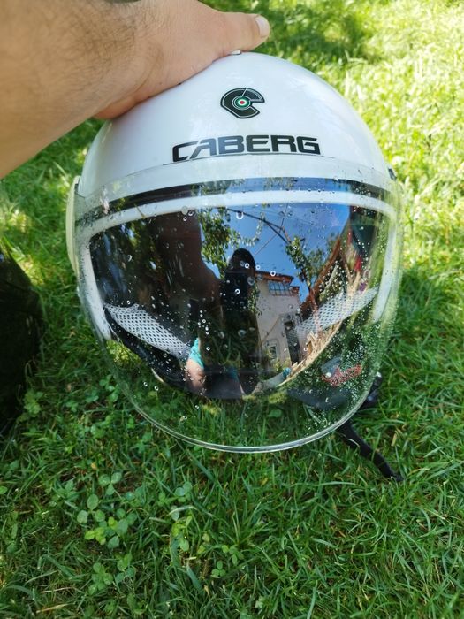 Vând căști moto ( Woodex; B-Square;Caberg). Enduro sau pentru scutere