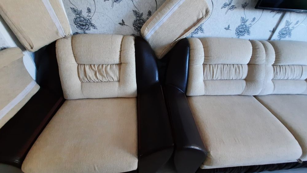 Продаётся угловой диван