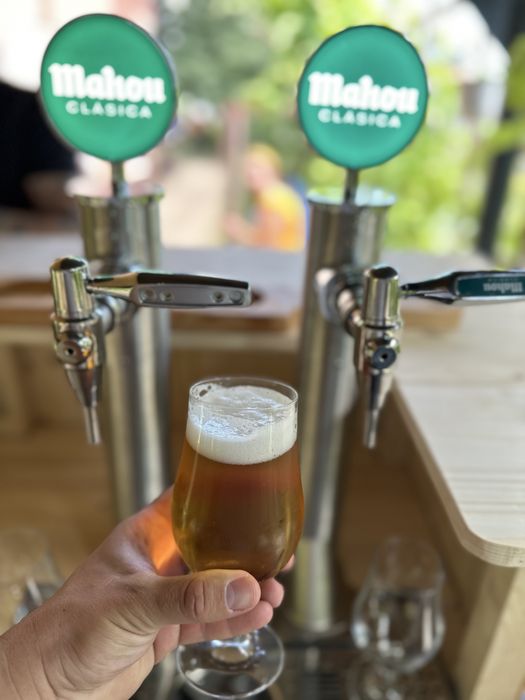 Inchiriez Draft Bar