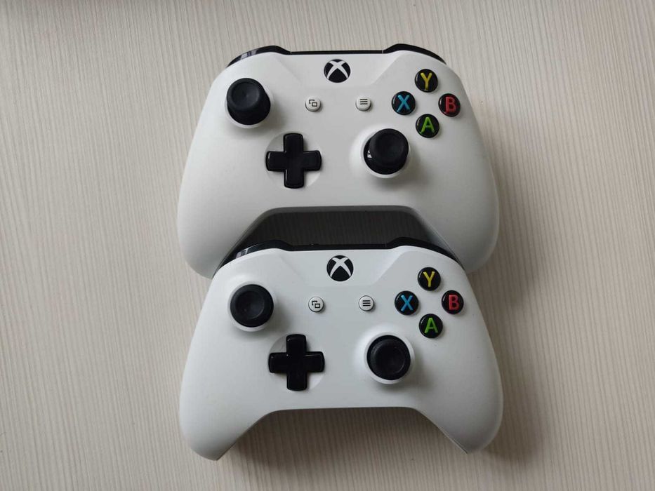 Поодам Xbox one S 1 Tb