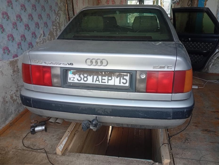 Продам ауди 100 с4 квадра обьем2