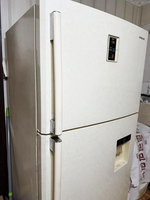 Продается холодильник Самсунг