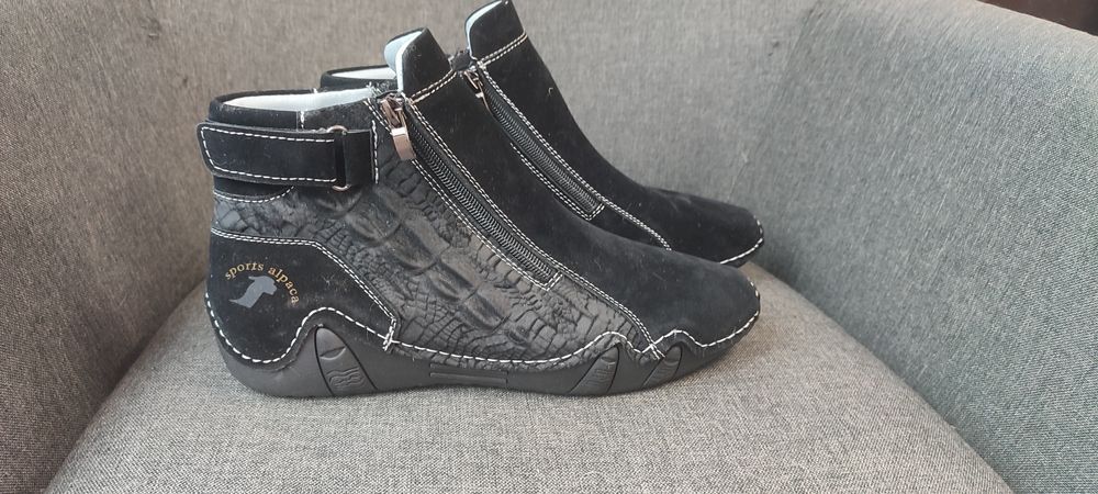 Черни обувки с цип