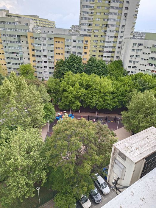 Vand garsonieră piata Delfinului, cf 1, et 9/10,  str Dobrina
