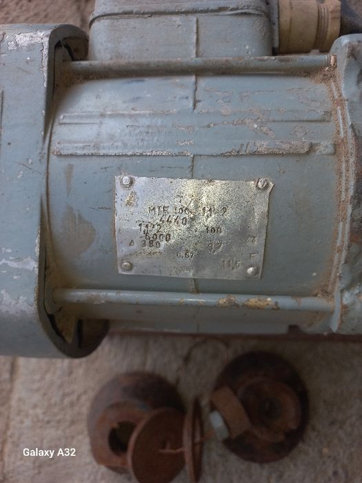 Motor cu ax, pt. circulă etc.