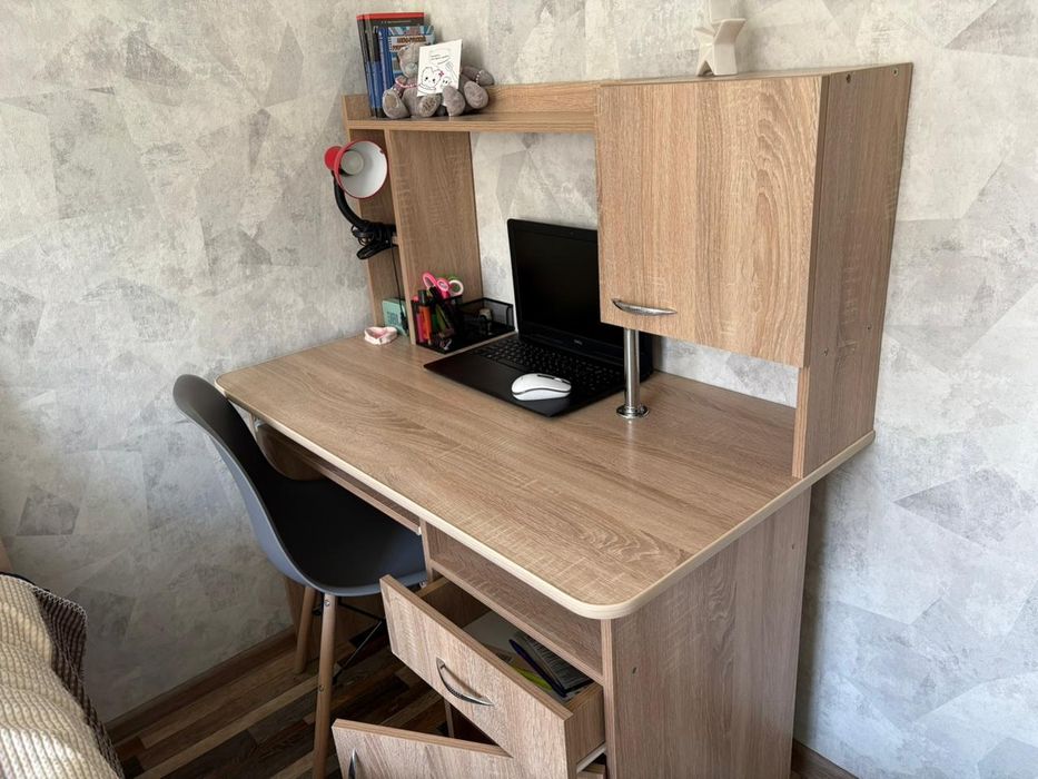 Продам компьютерный стол