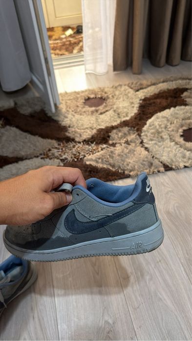 Adidaisi nike air force1