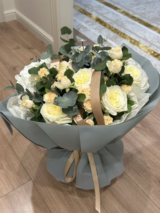 Шикарный букет, только что привезли