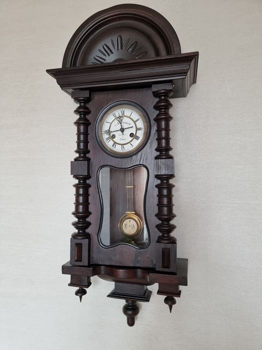 Часы настенные старинные