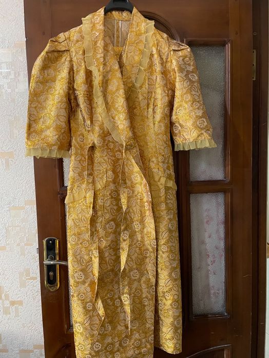 Женский халат из парчи