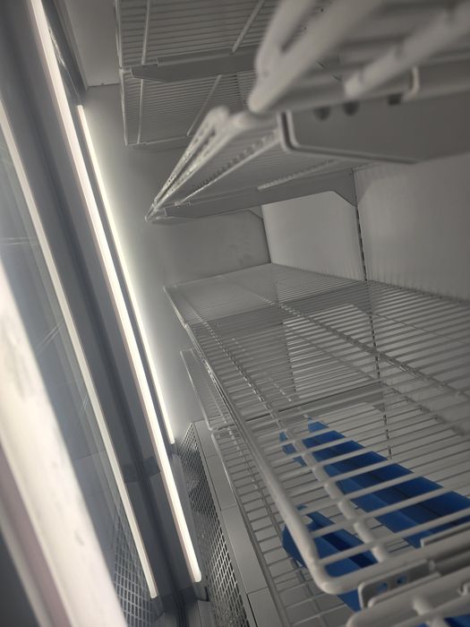 Vitrina bauturi/lactate / congelare