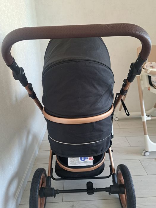 Продаю коляску новую 2в1