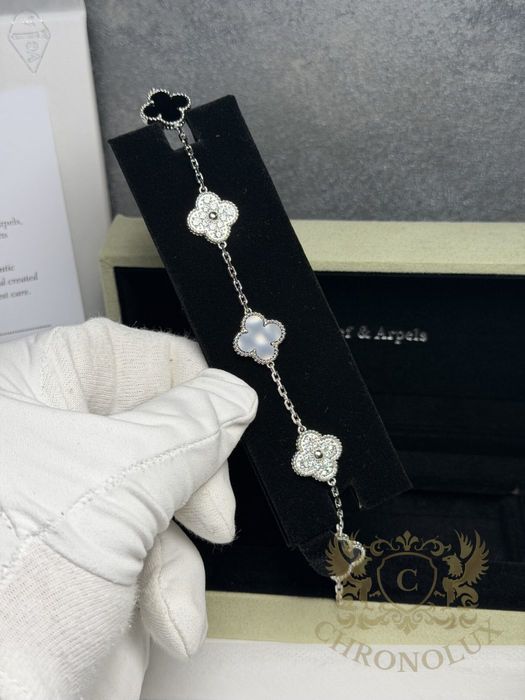Гривни Cartier, Van Cleef