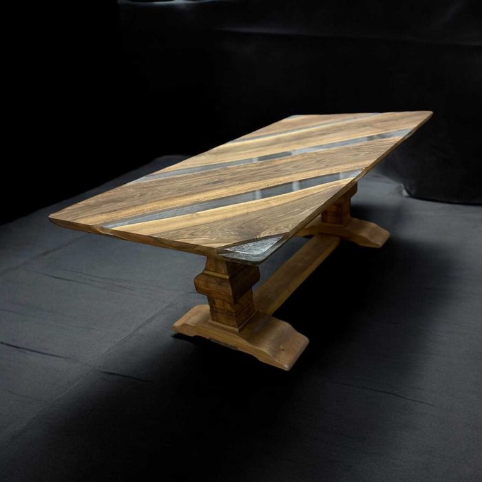 Дизайнерска маса от орех и епоксидна смола – ръчна изработка