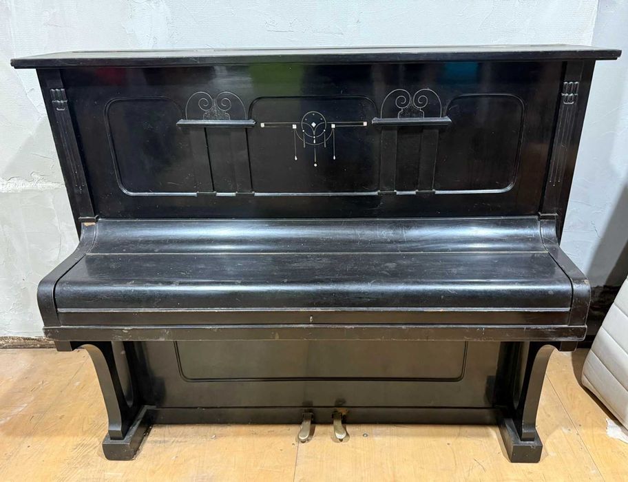 Pian Vintage din lemn masiv R. ULBRICH; Pianina