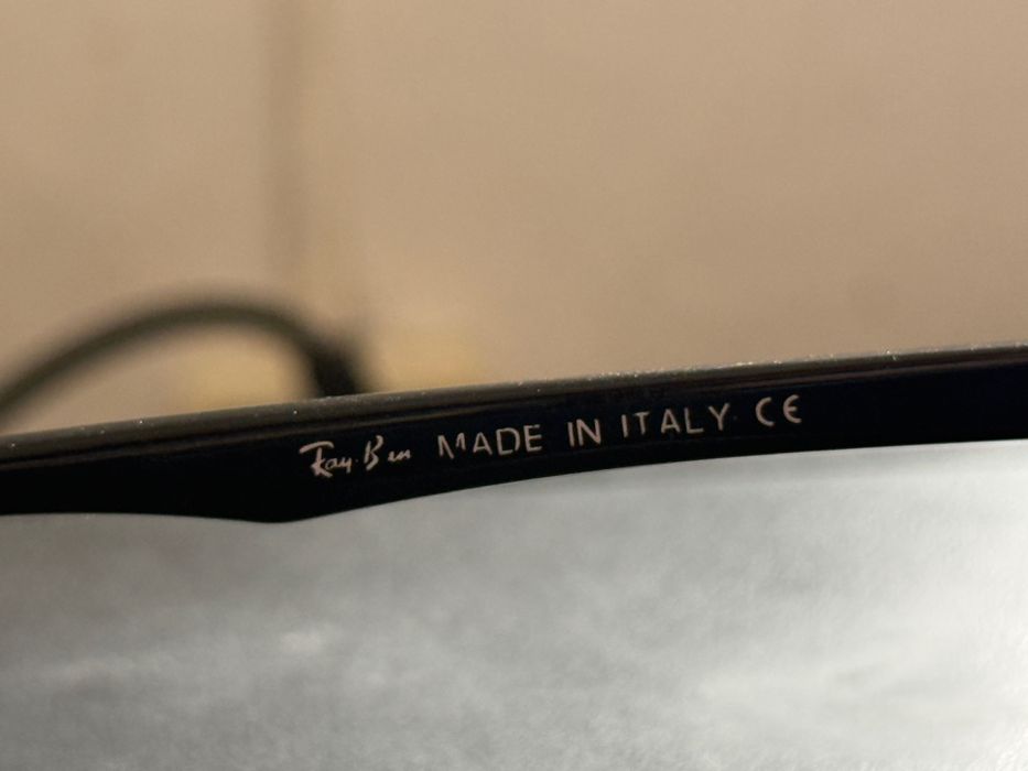 Солнцезащитные очки Ray ban