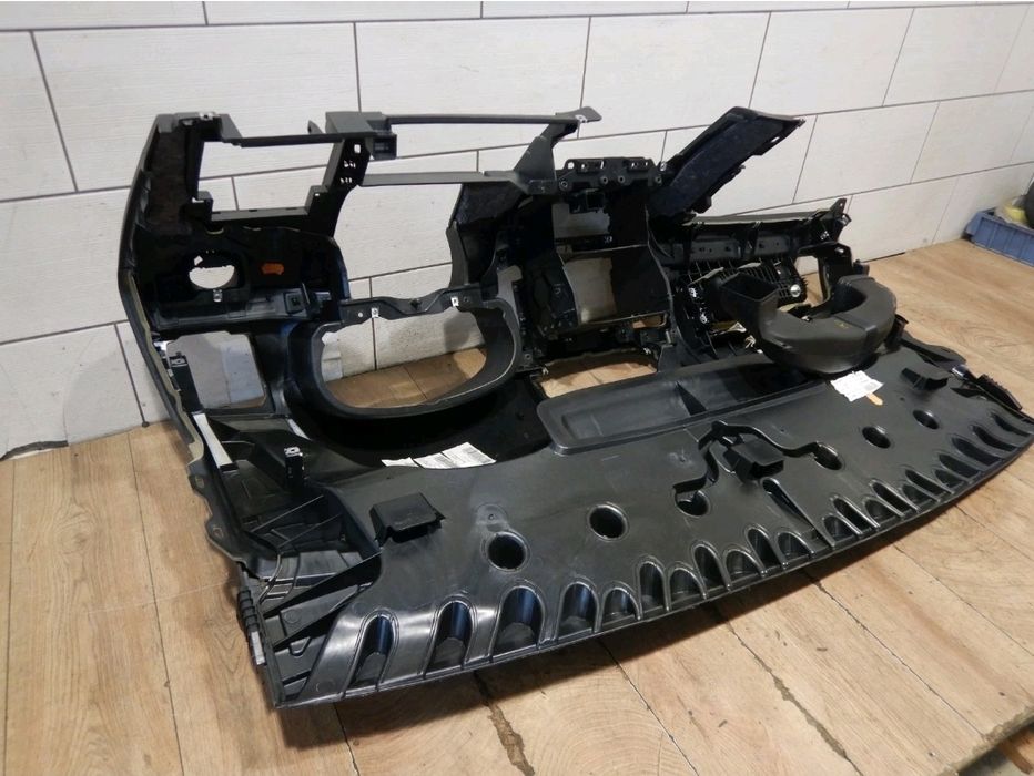 Plansa bord Volkswagen Sharan 7n original