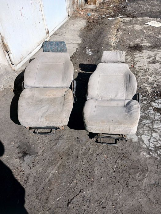 автомобильные кресла .