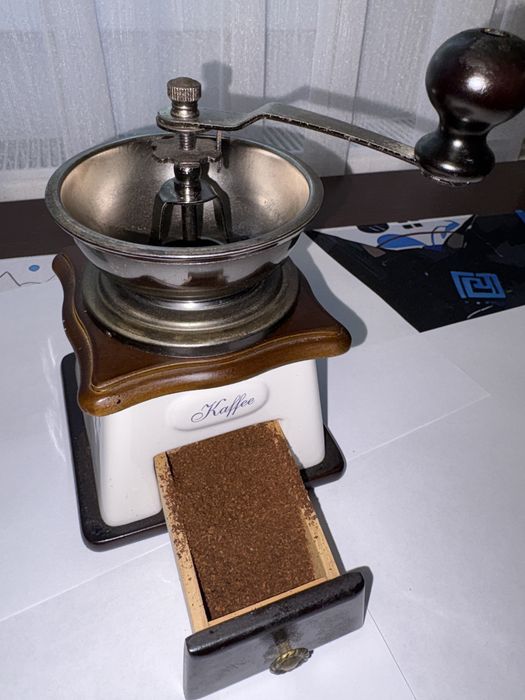 Rașniță manuala de kaffee