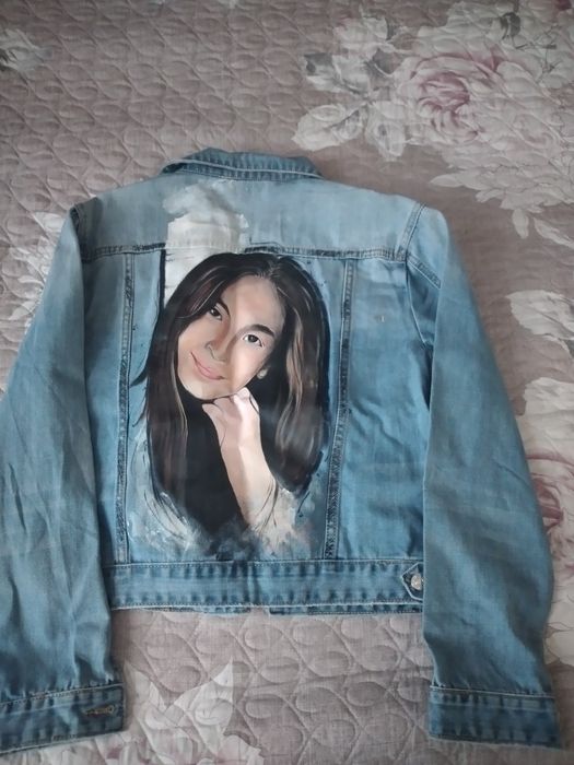 Продается новая джинсовая куртка женская