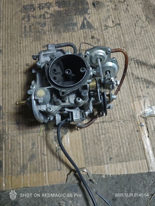 Ауди корбиратор. Audi мотор 1.8