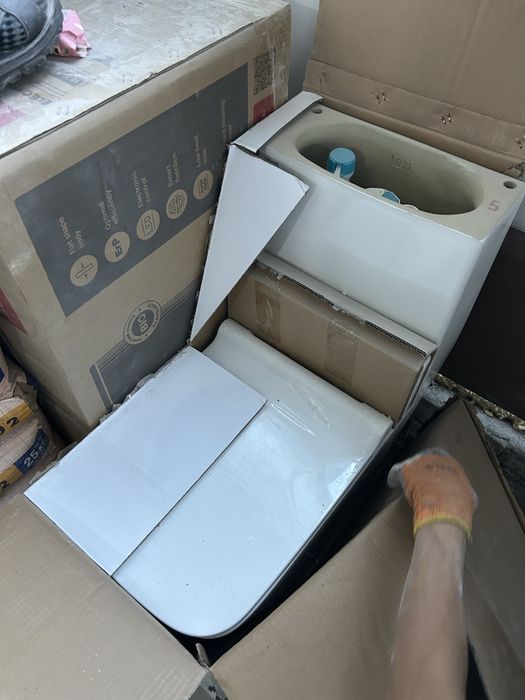 Продается унитаз новый