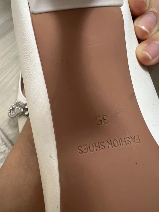 Туфли 35размер отдам за2000тыс