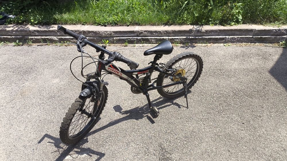 Велосипед черный, детский (10,5'')