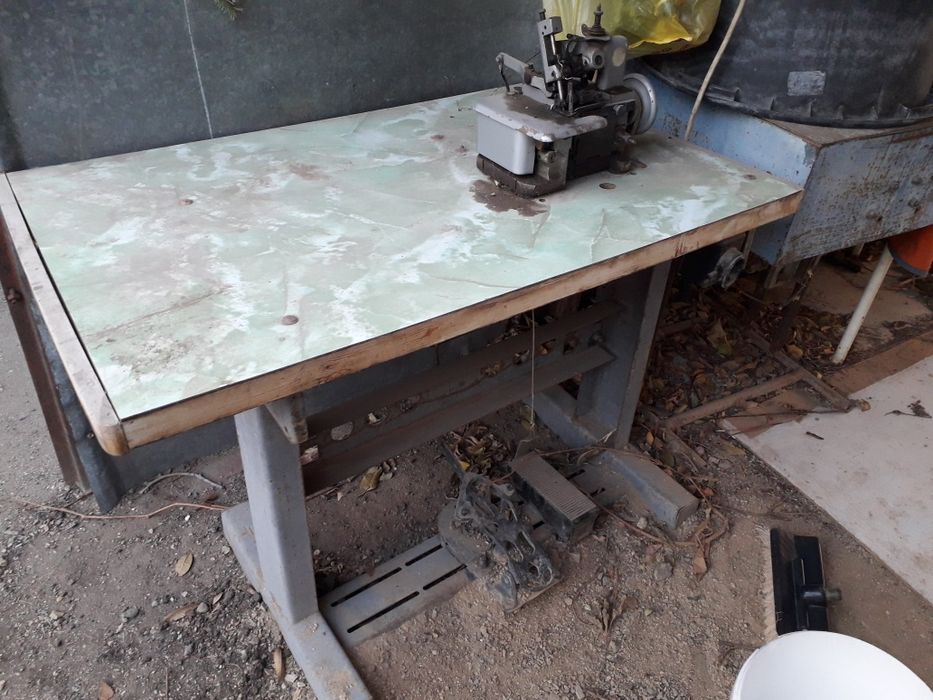 Продам оверлок промышленный