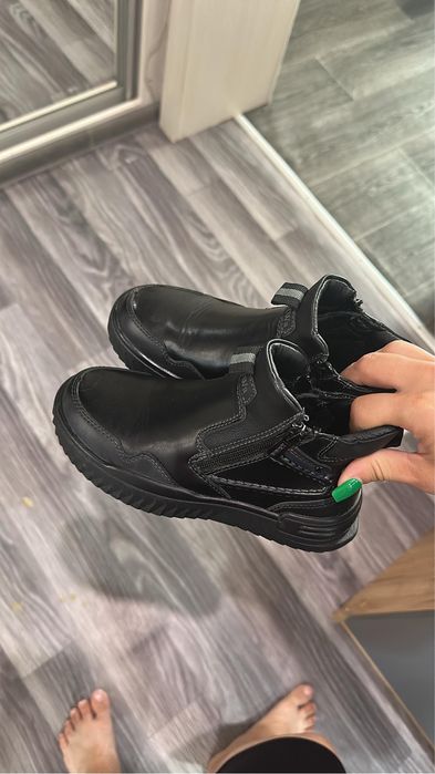 Продам детскую обувь