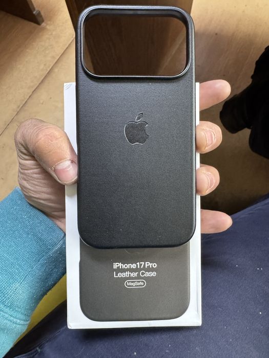Huse din Piele Iphone 17pro/ 17pro Max/ 17 cu Magsafe