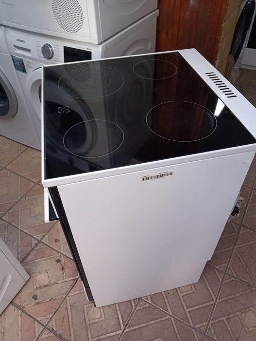 Свободно стояща печка с керамичен плот Gram 2 години гаранция!