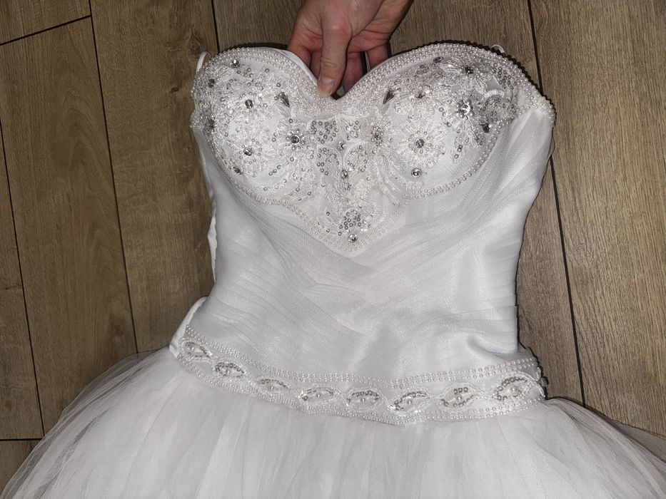 Свадебное платье белое