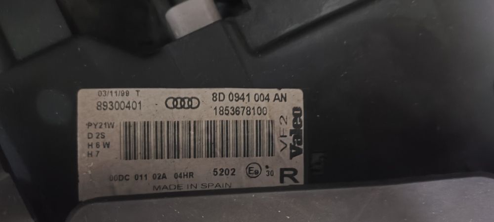 Фары Ауди А4 б5 оригинал.