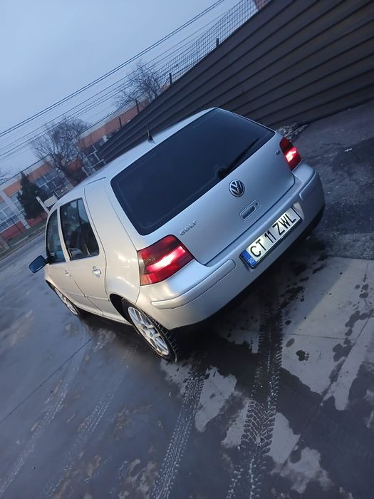 Vând golf 4 1.6 16 v