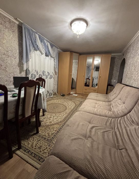 Продается магазин + квартира в п. Топар