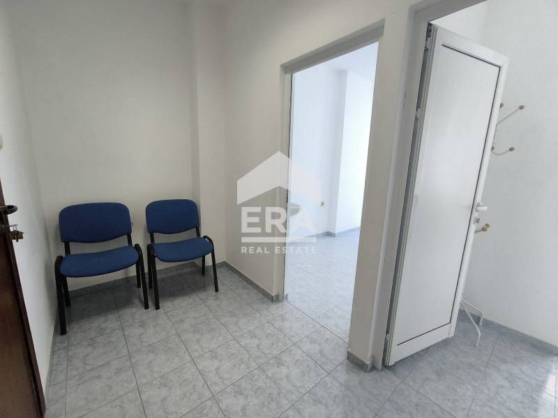 Дава се под наем Офис в Хасково, Дружба 1 - 33 кв.м за 159.12 € - Снимка #4
