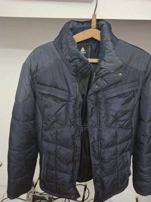 Продаются куртки и верхние одежды