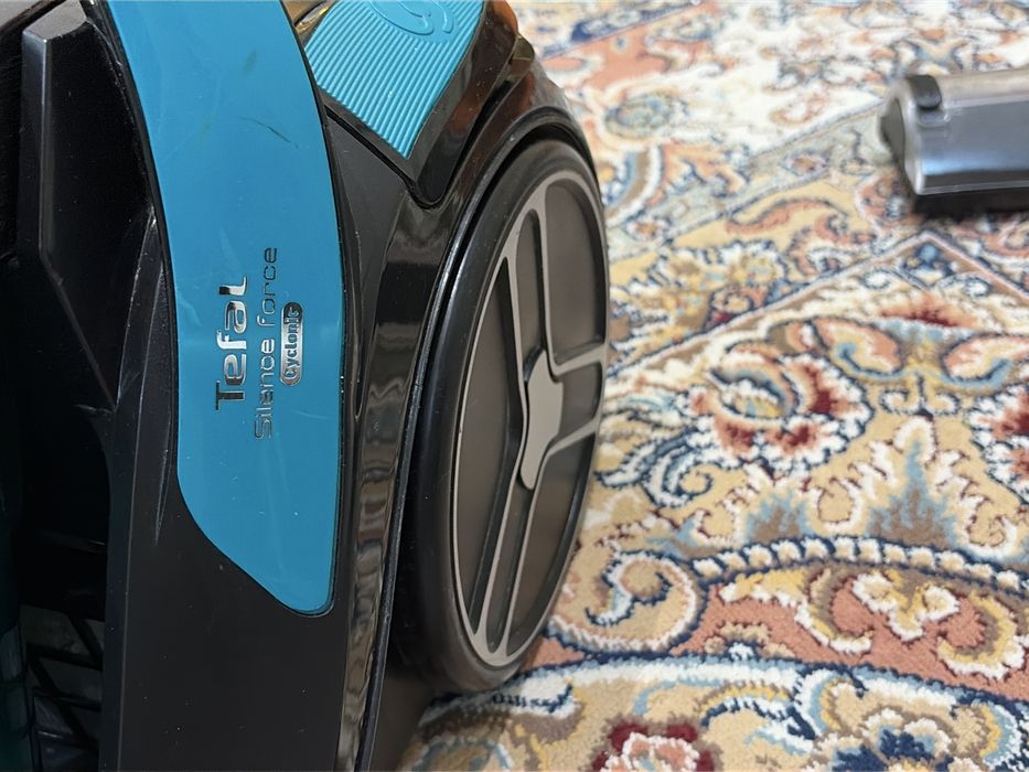 Продается LG пылесос