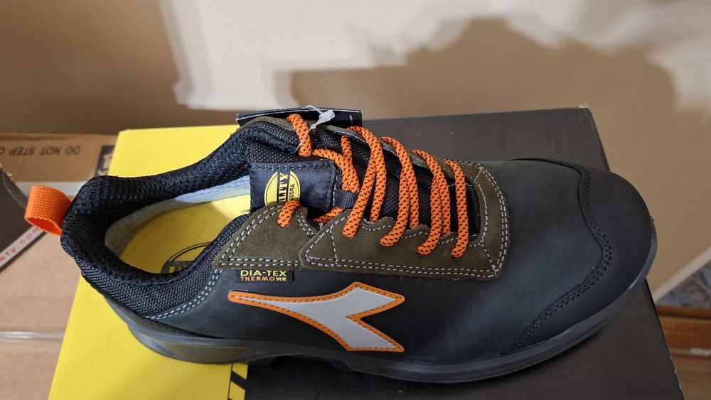 Ниски работни обувки Диадора 42 номер