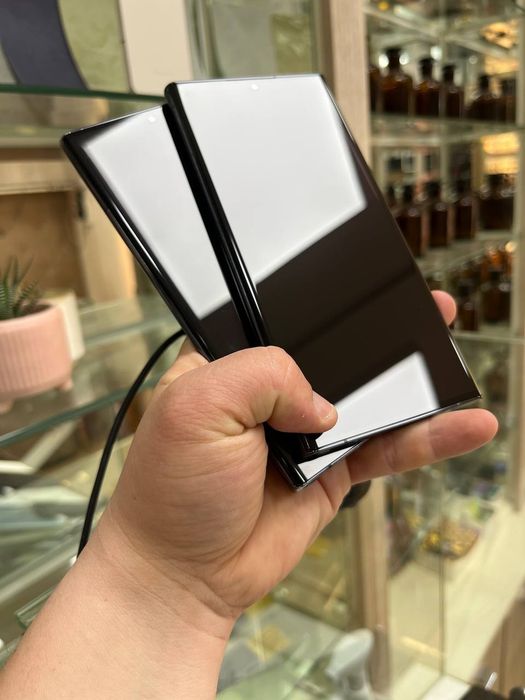 Samsung S22 Ultra xotirasi 12/256Gb